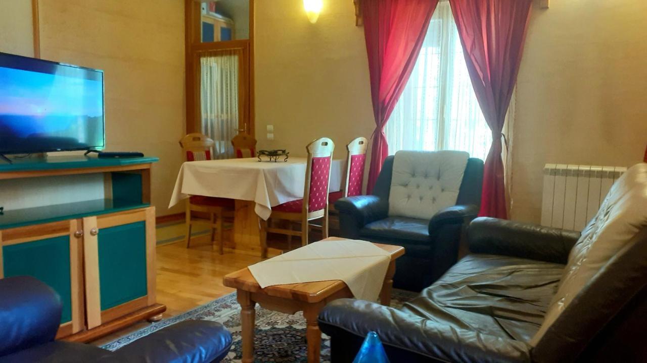 Kraljevi Konaci - Zelena Dolina -