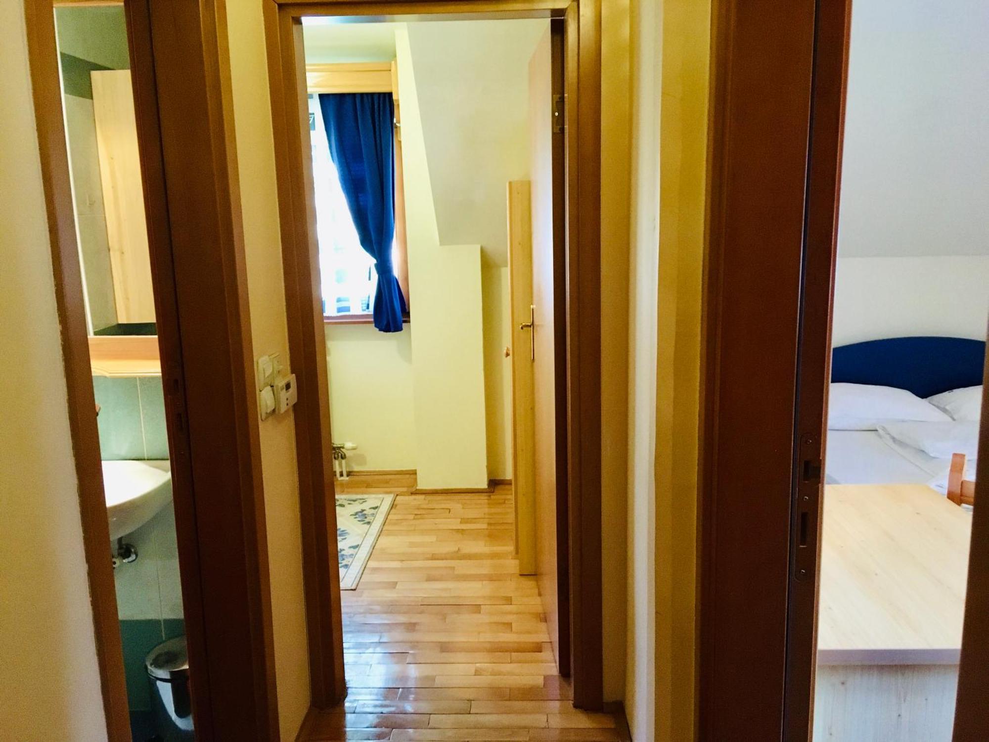 Kraljevi Konaci - Zelena Dolina - Zlatibor